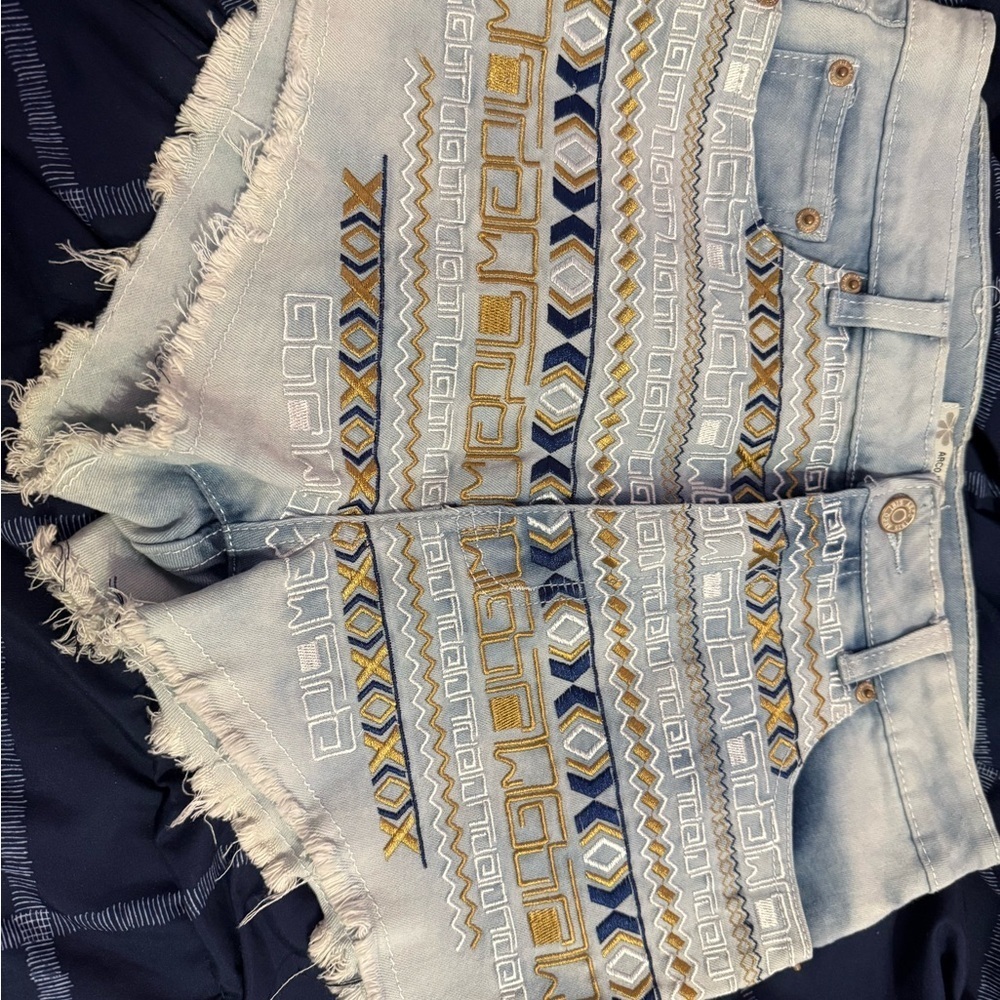 Embroidered Jean Shorts with Fringe Hem - Picture 2 of 5